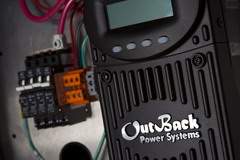 outback_flexmaxchargecontroller_240